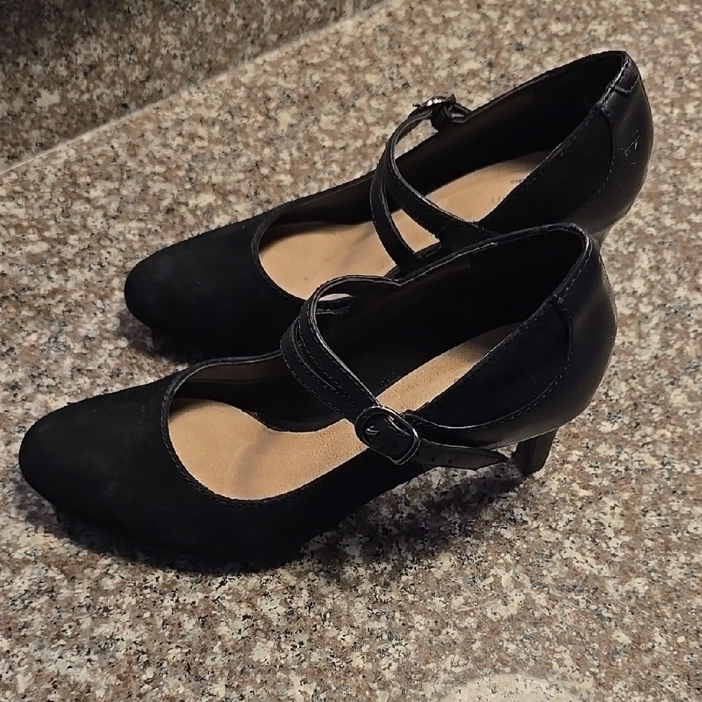 EUC CLARKS Elegant Black Women's Mary Jane Heels Ladies Size 6.5